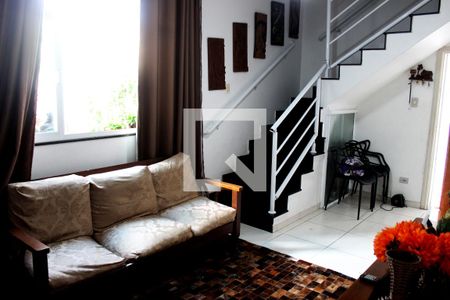Sala de casa para alugar com 3 quartos, 110m² em Jardim Paraíso, São Vicente