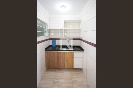 Cozinha de apartamento para alugar com 1 quarto, 25m² em Vila Alzira, São Paulo