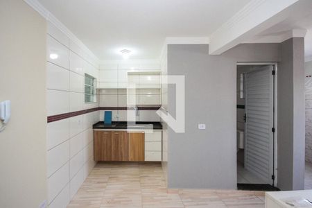 Cozinha de apartamento para alugar com 1 quarto, 25m² em Vila Alzira, São Paulo
