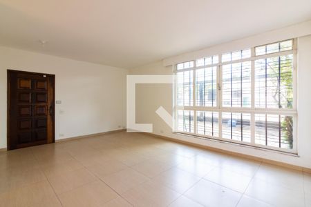Sala de casa à venda com 3 quartos, 225m² em Vila Cordeiro, São Paulo