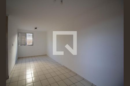 Sala de apartamento para alugar com 2 quartos, 53m² em Conjunto Residencial José Bonifácio, São Paulo