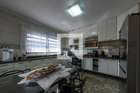 Cozinha de casa à venda com 4 quartos, 286m² em São Lucas, São Paulo