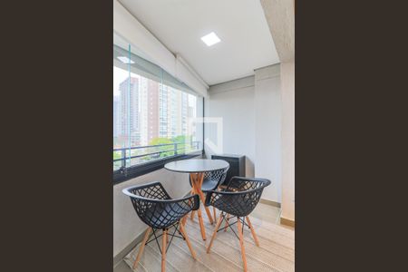 Varanda de kitnet/studio para alugar com 1 quarto, 25m² em Jardim das Acácias, São Paulo