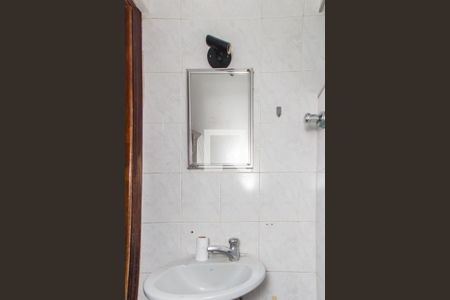 Lavabo   de casa para alugar com 3 quartos, 180m² em Vila Constança, São Paulo