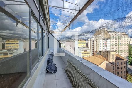 Varanda de apartamento à venda com 4 quartos, 105m² em Centro, Belo Horizonte
