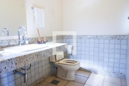 Lavabo de casa de condomínio à venda com 5 quartos, 361m² em Vila do Ouro, Nova Lima