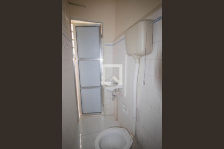 Banheiro de apartamento para alugar com 1 quarto, 50m² em Braz de Pina, Rio de Janeiro