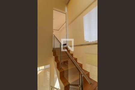 Escada de casa de condomínio à venda com 4 quartos, 579m² em Jardim Tereza Cristina, Jundiaí