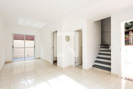 Casa de condomínio para alugar com 86m², 3 quartos e 2 vagasSala
