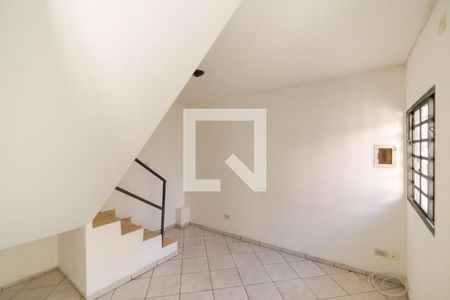 Sala de casa para alugar com 2 quartos, 45m² em Jardim Santa Rosa, Taboão da Serra