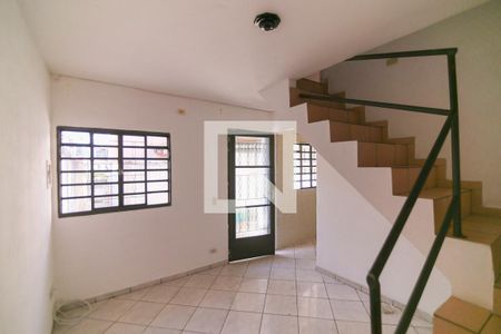 Sala de casa para alugar com 2 quartos, 45m² em Jardim Santa Rosa, Taboão da Serra