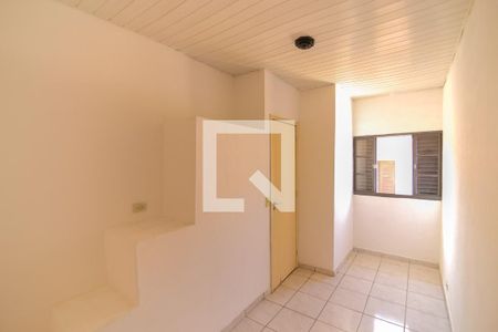 Quarto 2 de casa para alugar com 2 quartos, 45m² em Jardim Santa Rosa, Taboão da Serra