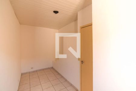 Quarto 2 de casa para alugar com 2 quartos, 45m² em Jardim Santa Rosa, Taboão da Serra