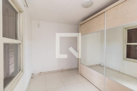 Quarto 1 de apartamento para alugar com 2 quartos, 57m² em Rubem Berta, Porto Alegre