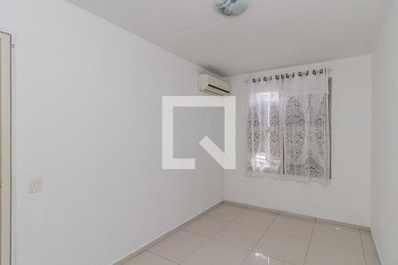 Quarto 2 de apartamento para alugar com 2 quartos, 57m² em Rubem Berta, Porto Alegre