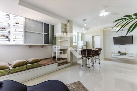 Sala e quarto de kitnet/studio para alugar com 1 quarto, 48m² em José Menino, Santos