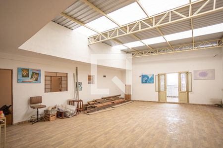 Casa para alugar com 240m², 2 quartos e 1 vaga Casa para alugar com 240m², 2 quartos e 1 vagaSalão