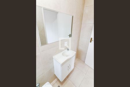 Banheiro de casa para alugar com 1 quarto, 27m² em Vila Adalgisa, São Paulo