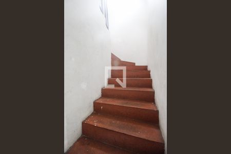 Escada de casa à venda com 3 quartos, 250m² em Vila Romero, São Paulo