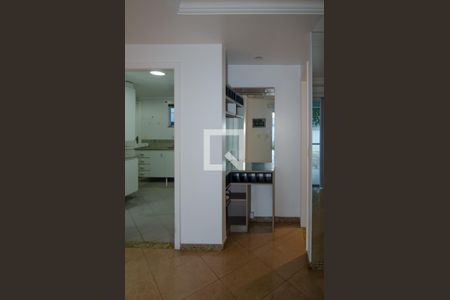 Sala de casa de condomínio para alugar com 4 quartos, 300m² em Vargem Pequena, Rio de Janeiro