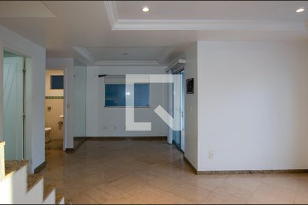 Sala de casa de condomínio para alugar com 4 quartos, 300m² em Vargem Pequena, Rio de Janeiro