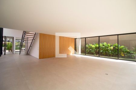 Sala de casa à venda com 5 quartos, 520m² em Alto de Pinheiros, São Paulo