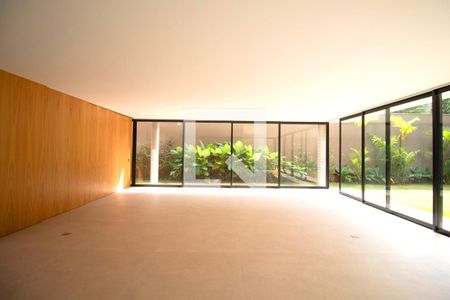 Sala de casa à venda com 5 quartos, 520m² em Alto de Pinheiros, São Paulo