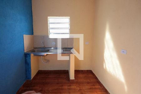 Cozinha de casa para alugar com 2 quartos, 40m² em Vila Iguaçu, São Paulo