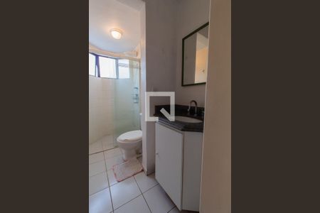 Banheiro de apartamento à venda com 1 quarto, 32m² em Vila Suzana, São Paulo