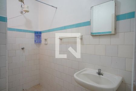 Banheiro de kitnet/studio para alugar com 1 quarto, 24m² em Menino Deus, Porto Alegre