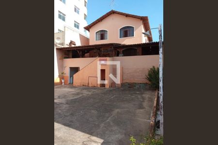 Casa à venda com 4 quartos, 300m² em Cidade Nova, Belo Horizonte