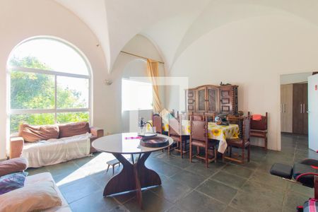 Sala de casa à venda com 5 quartos, 450m² em Vila Assunção, Porto Alegre