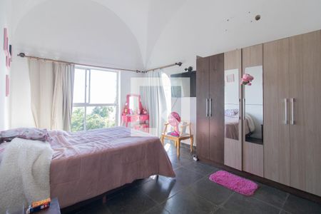 Quarto 1 de casa à venda com 5 quartos, 450m² em Vila Assunção, Porto Alegre