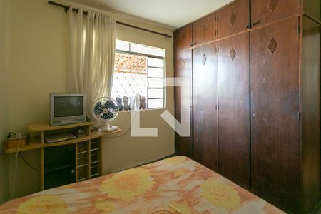 Quarto 2 de casa à venda com 3 quartos, 120m² em Santa Cruz, Belo Horizonte