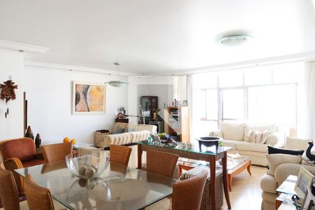 Sala de apartamento à venda com 3 quartos, 200m² em Vila Buarque, São Paulo