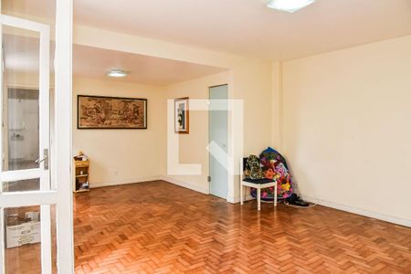 Sala de casa à venda com 3 quartos, 140m² em Passo da Areia, Porto Alegre