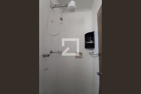 Banheiro de apartamento à venda com 1 quarto, 69m² em Cambuí, Campinas