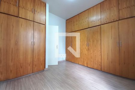 Quarto de apartamento à venda com 1 quarto, 69m² em Cambuí, Campinas