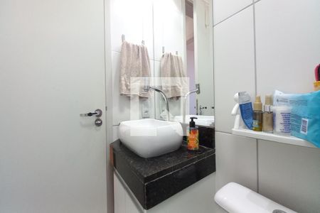 Banheiro de apartamento para alugar com 2 quartos, 45m² em Jardim Márcia, Campinas