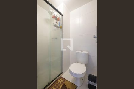 Banheiro de kitnet/studio para alugar com 1 quarto, 25m² em Sumarezinho, São Paulo