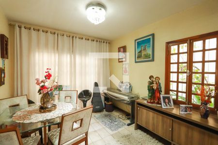 Casa à venda com 3 quartos, 123m² em Chora Menino, São Paulo