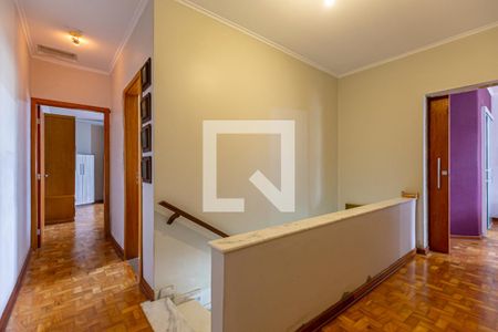 Hall Dormitórios de casa à venda com 3 quartos, 209m² em Vila Eldizia, Santo André