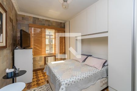 Quarto 2 Suíte (2º andar) de casa à venda com 5 quartos, 200m² em Jardim America, Rio de Janeiro