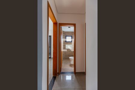 Corredor de apartamento à venda com 2 quartos, 45m² em Vila Scarpelli, Santo André