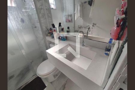 Banheiro  de apartamento à venda com 2 quartos, 53m² em Distrito Industrial Doutor Hélio Pentagna Guimarães, Contagem