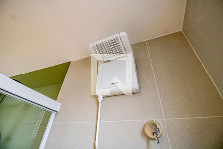 Studio à venda com 38m², 1 quarto e sem vaga Studio à venda com 38m², 1 quarto e sem vagaStudio - Banheiro - Chuveiro