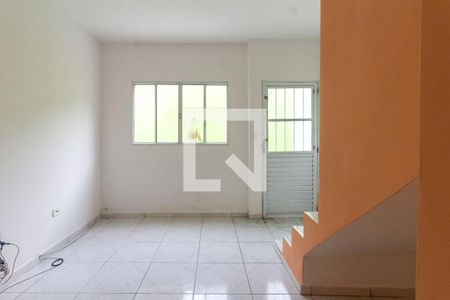 Sala de casa de condomínio para alugar com 2 quartos, 80m² em Parada Xv de Novembro, São Paulo