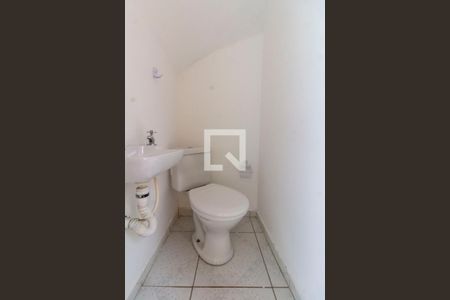 Lavabo de casa de condomínio para alugar com 2 quartos, 80m² em Parada Xv de Novembro, São Paulo