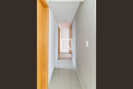 Corredor de apartamento à venda com 3 quartos, 98m² em Castelo, Belo Horizonte