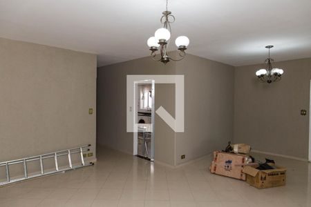 Sala de casa à venda com 5 quartos, 243m² em Conceição, Diadema